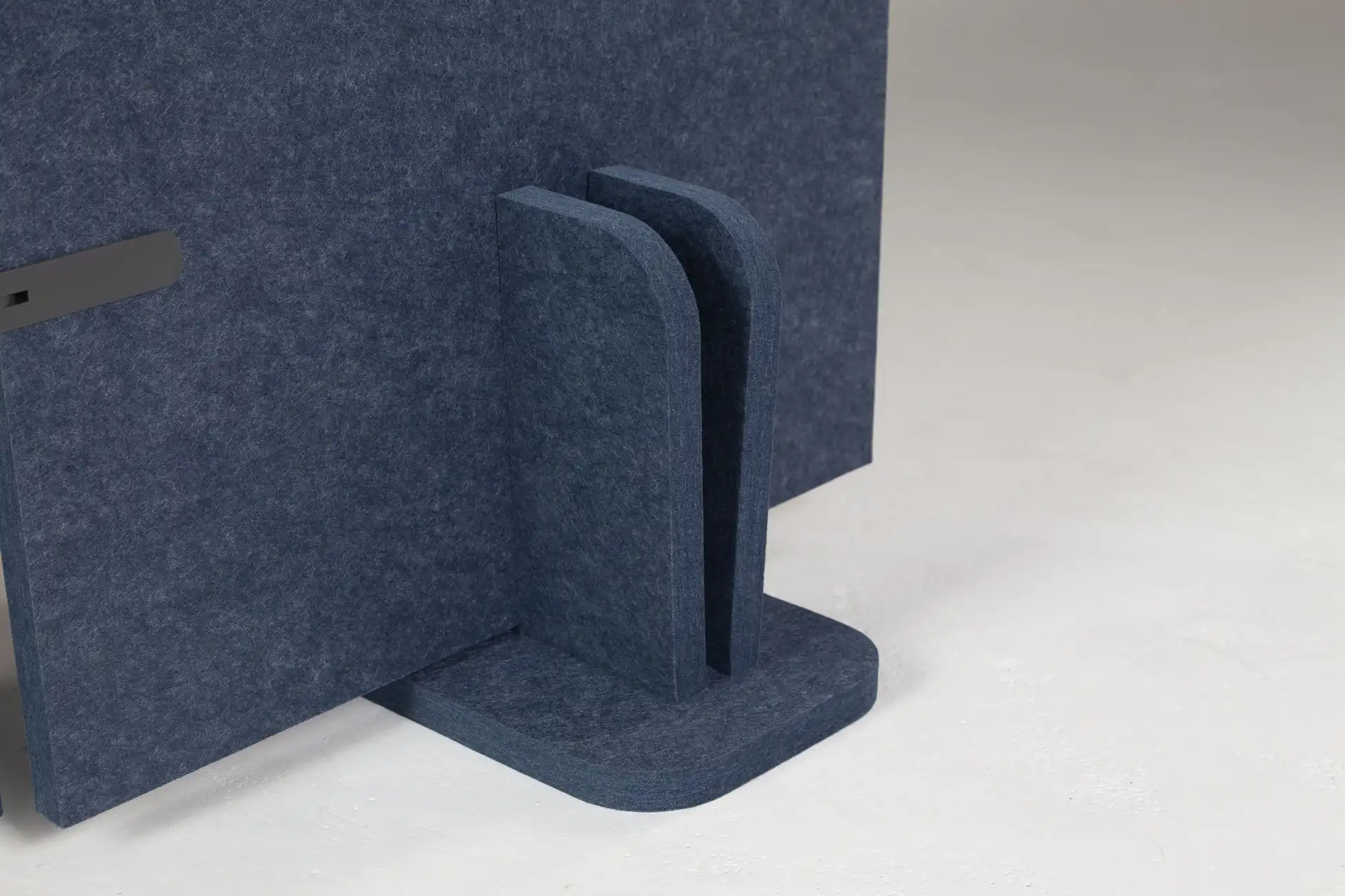 365(navy) - foot (mg)