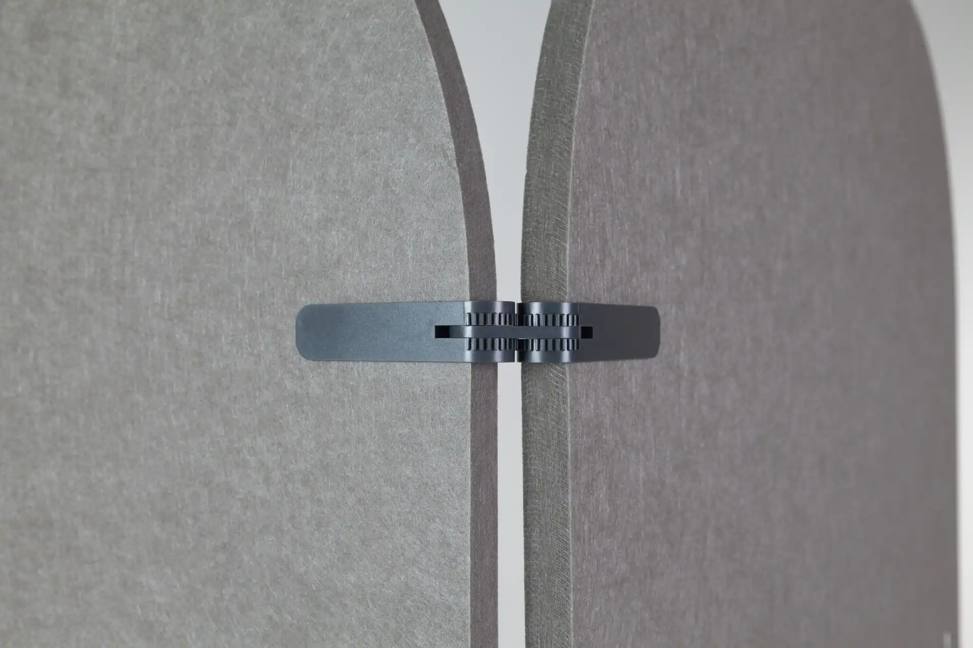 402 (pebble) - pivot joiner